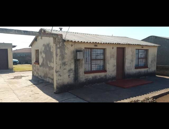 2 BEDROOM HOUSE FOR SALE IN SEBOKENG ZONE 7